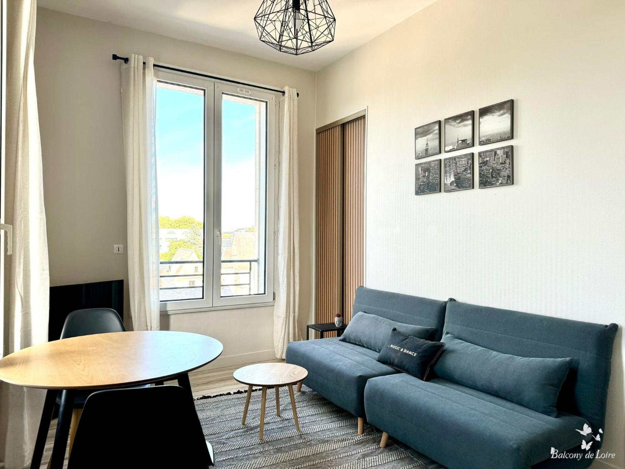 Apartment Balcony De Loire Tours